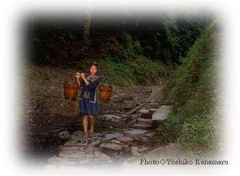 �~���I��